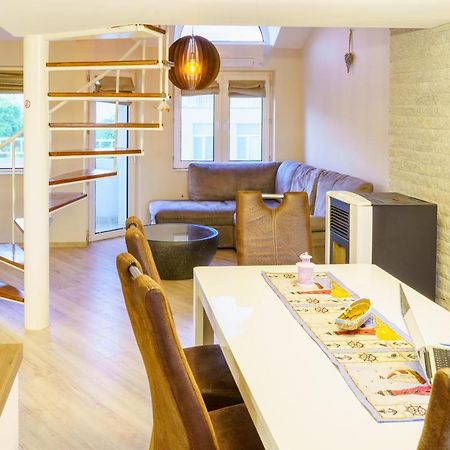 Centrally Located Apartment In Varna ภายนอก รูปภาพ