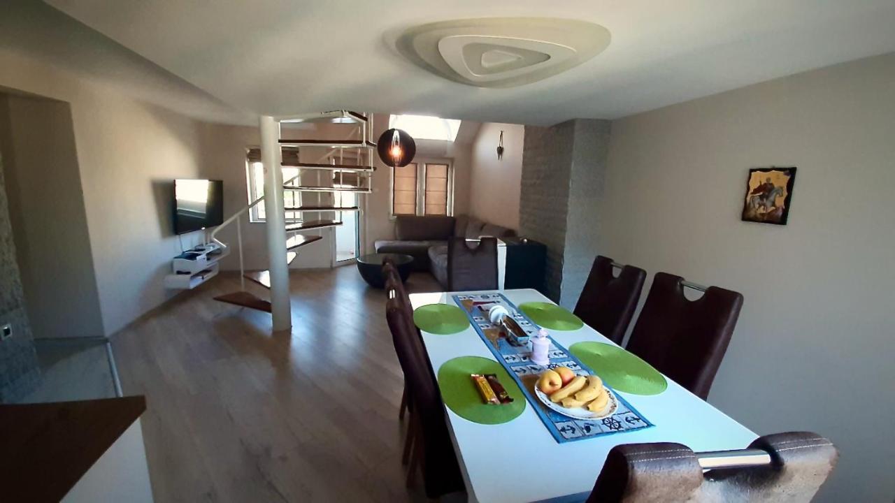 Centrally Located Apartment In Varna ภายนอก รูปภาพ