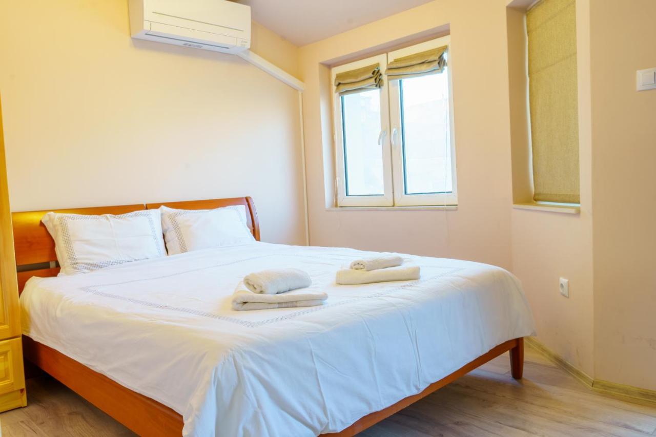 Centrally Located Apartment In Varna ภายนอก รูปภาพ