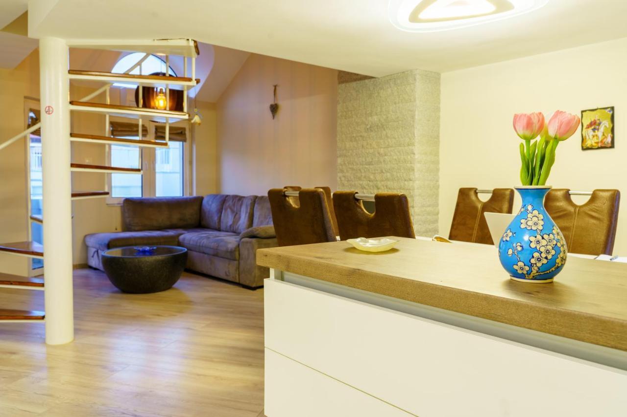 Centrally Located Apartment In Varna ภายนอก รูปภาพ
