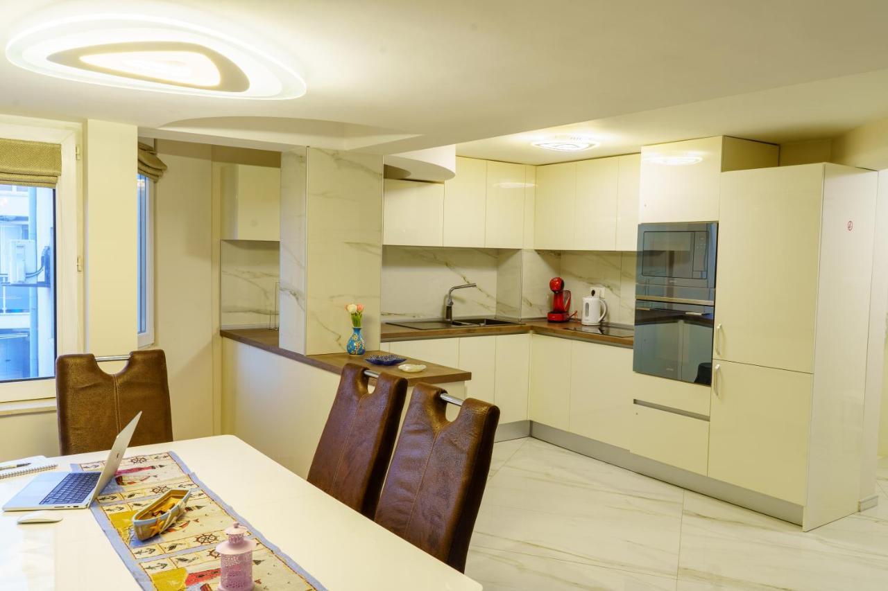 Centrally Located Apartment In Varna ภายนอก รูปภาพ