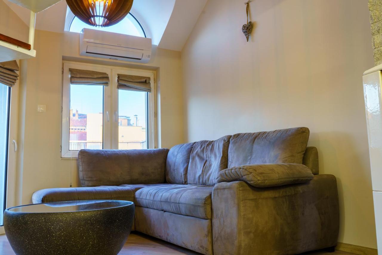 Centrally Located Apartment In Varna ภายนอก รูปภาพ